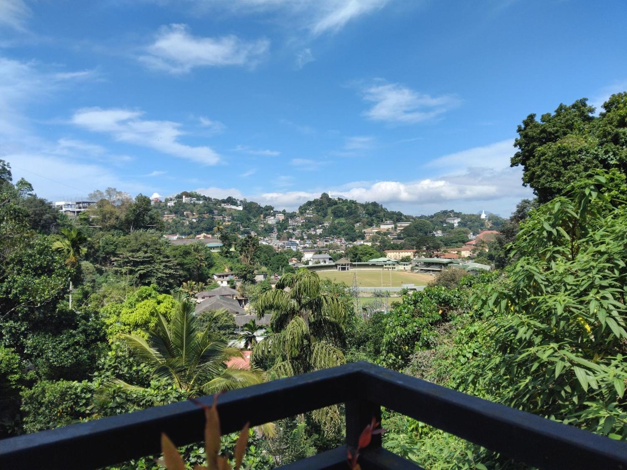 Kelum Homestay Kandy Extérieur photo